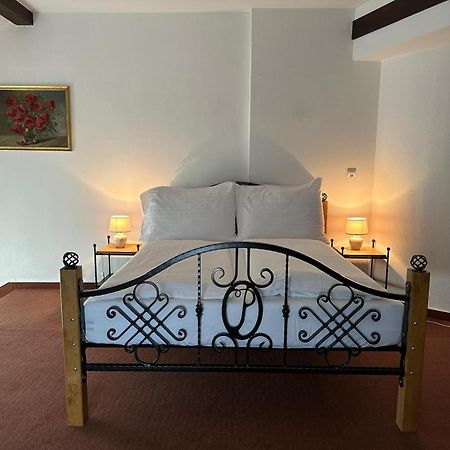 Lesni Hotel Perslak Nova Bystrice Luaran gambar