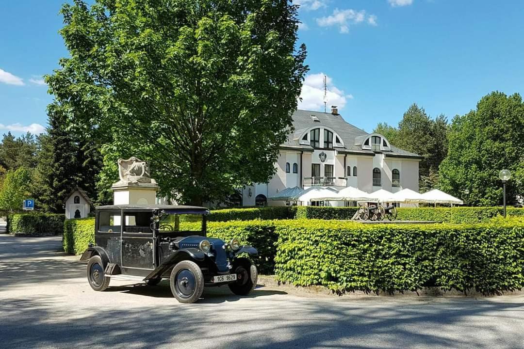 Lesni Hotel Perslak Nova Bystrice Luaran gambar