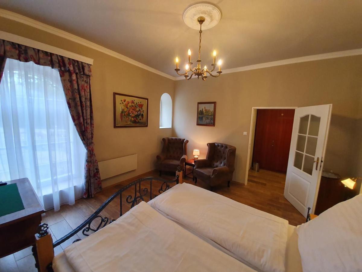 Lesni Hotel Perslak Nova Bystrice Bilik gambar