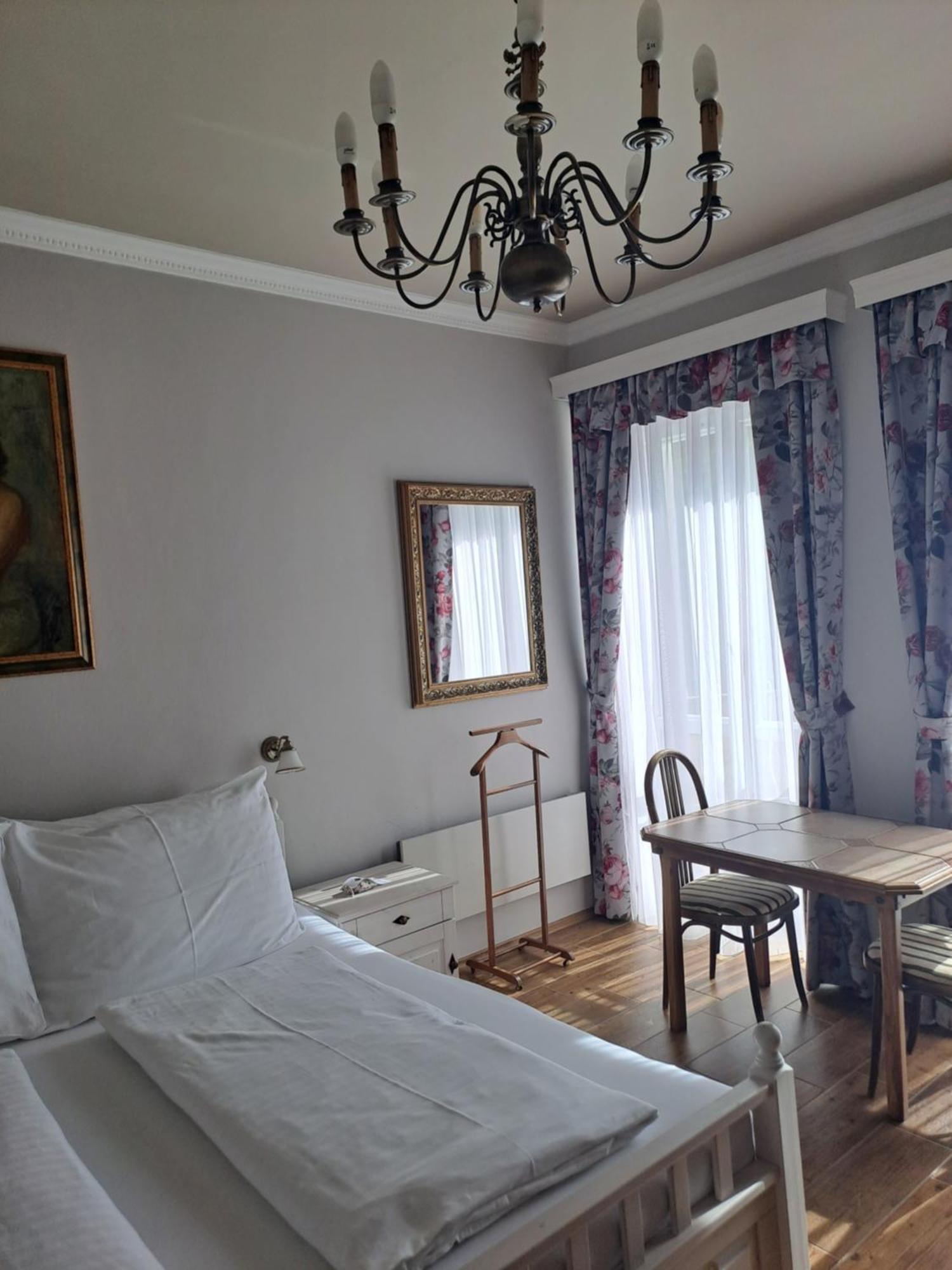 Lesni Hotel Perslak Nova Bystrice Luaran gambar