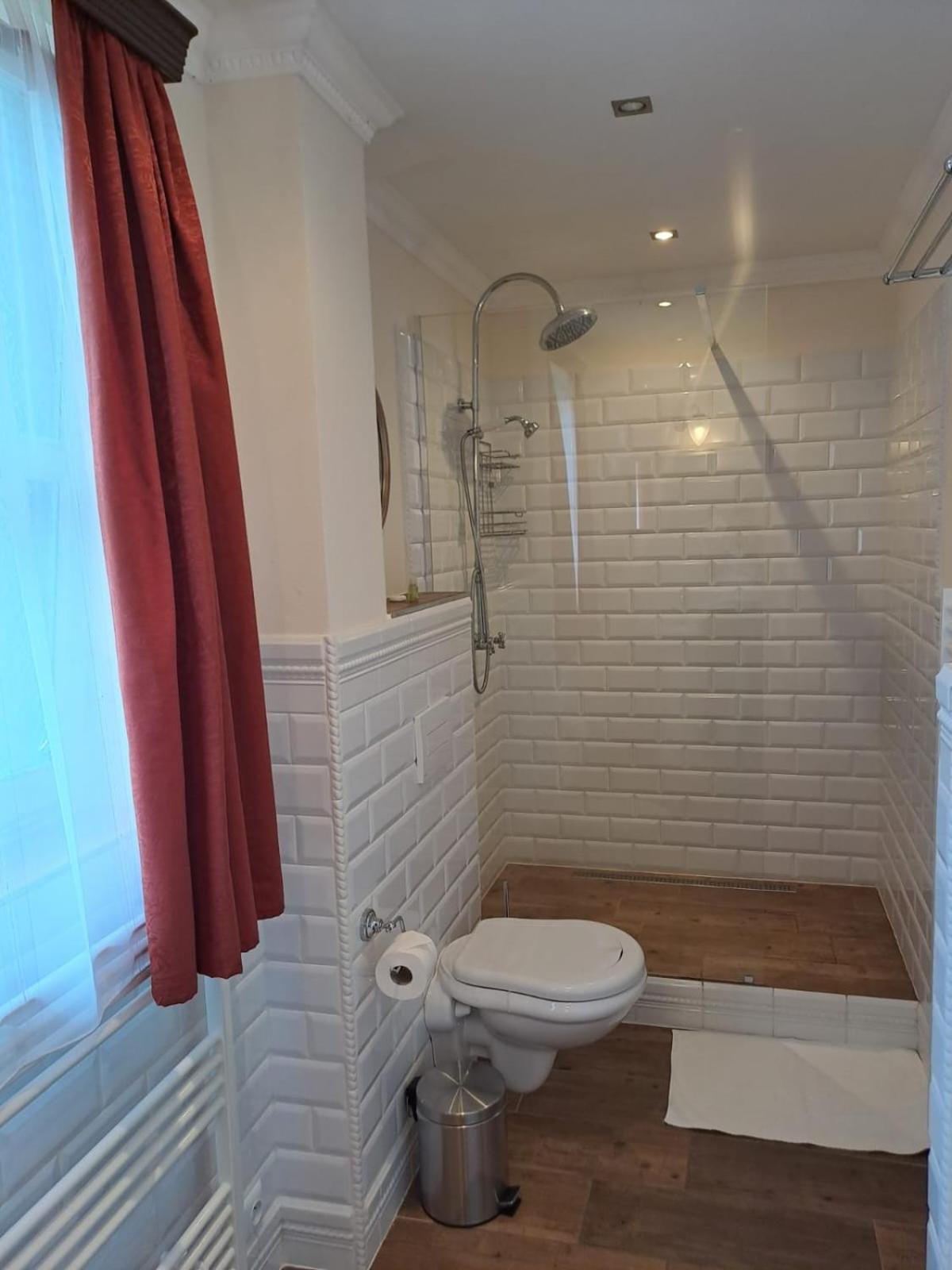 Lesni Hotel Perslak Nova Bystrice Luaran gambar