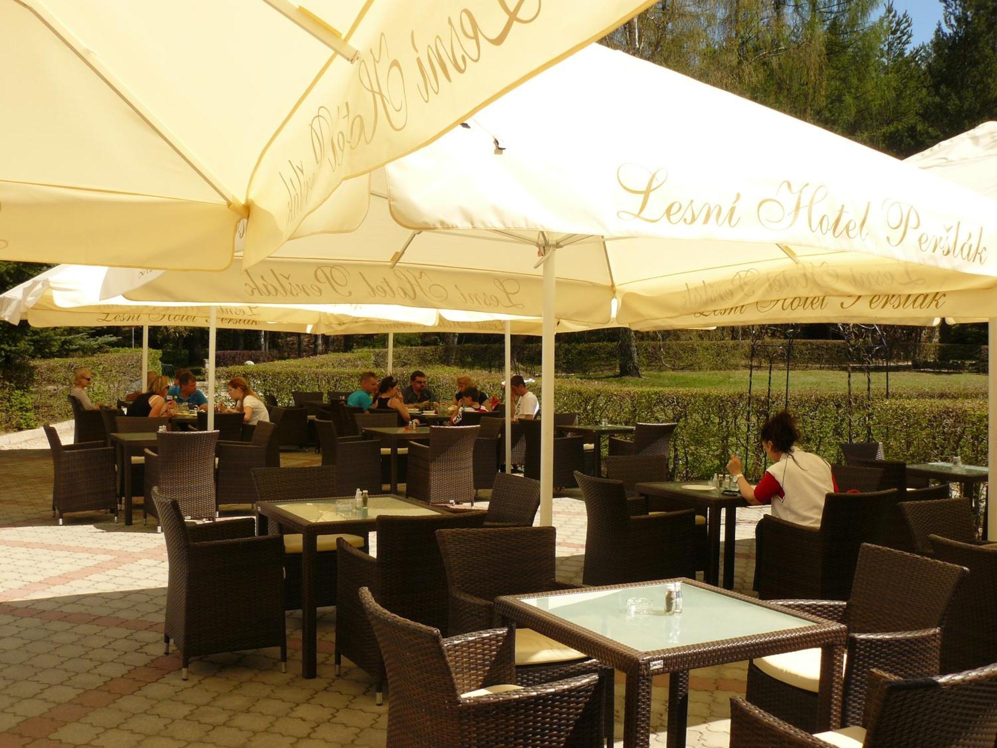 Lesni Hotel Perslak Nova Bystrice Luaran gambar