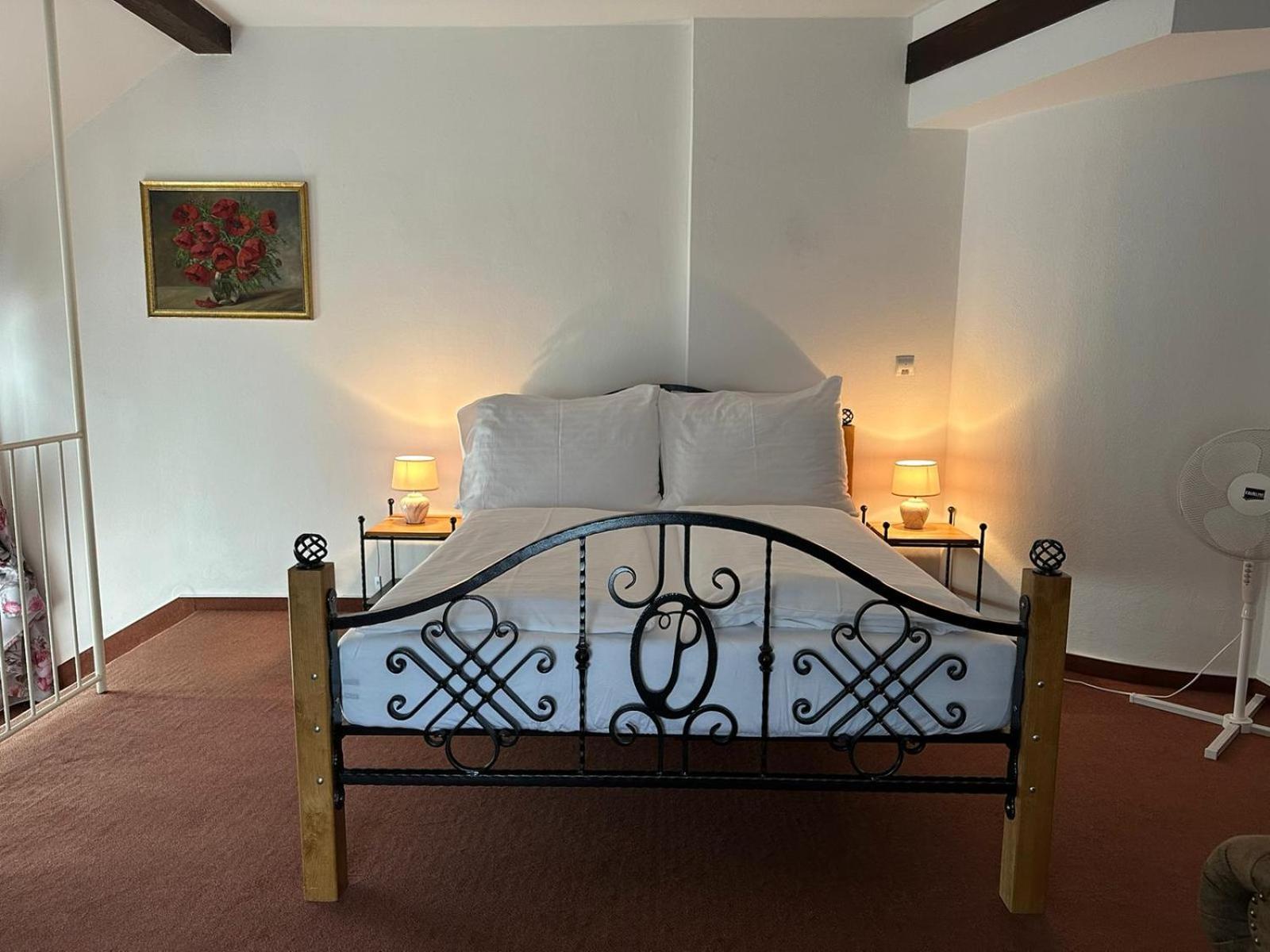 Lesni Hotel Perslak Nova Bystrice Luaran gambar